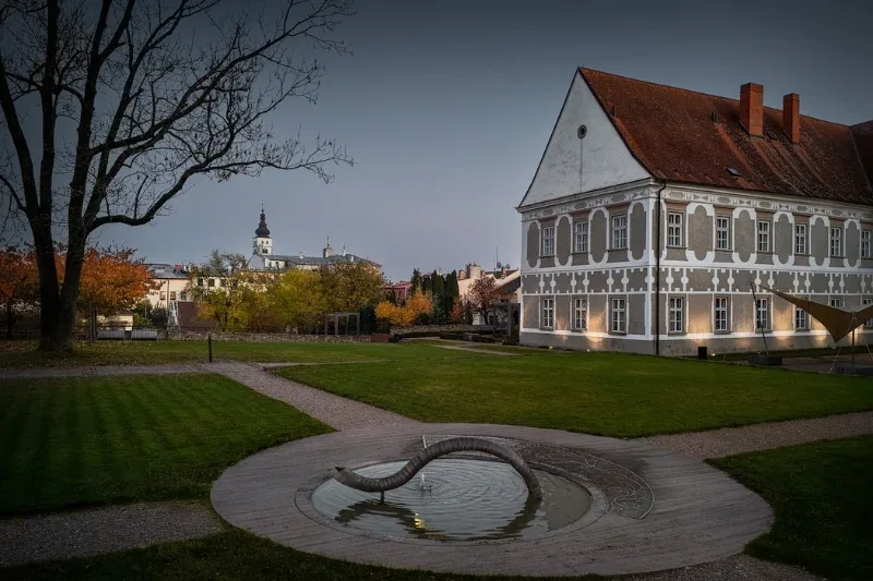 Piaristický klášter s barokním refektářem